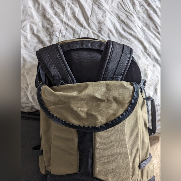 North Face Galileo Travel Backpack - Picture 5 of 9